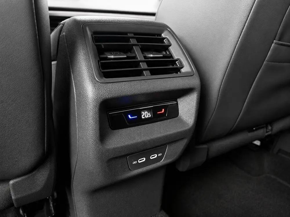 Volkswagen Tiguan 1.5 eHybrid PHEV Life Edition Trekhaak 360 uit 2025, foto 18