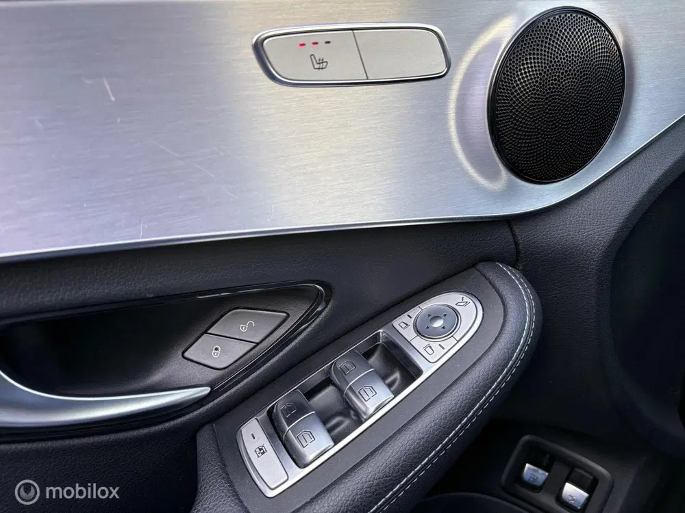 Mercedes-Benz C-Klasse 300e Business Solution AMG uit 2020, foto 15