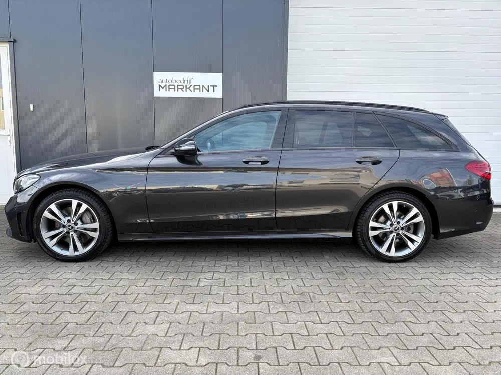 Mercedes-Benz C-Klasse 300e Business Solution AMG uit 2020, foto 2