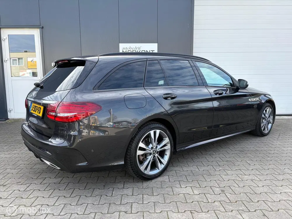 Mercedes-Benz C-Klasse 300e Business Solution AMG uit 2020, foto 3