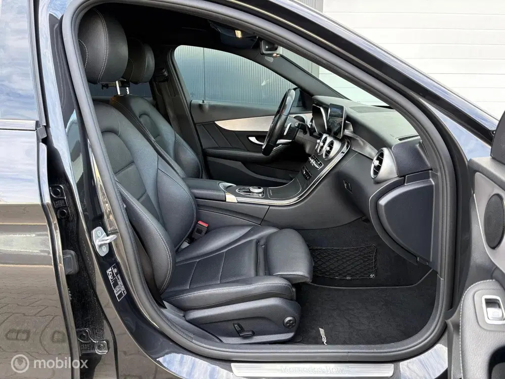 Mercedes-Benz C-Klasse 300e Business Solution AMG uit 2020, foto 5