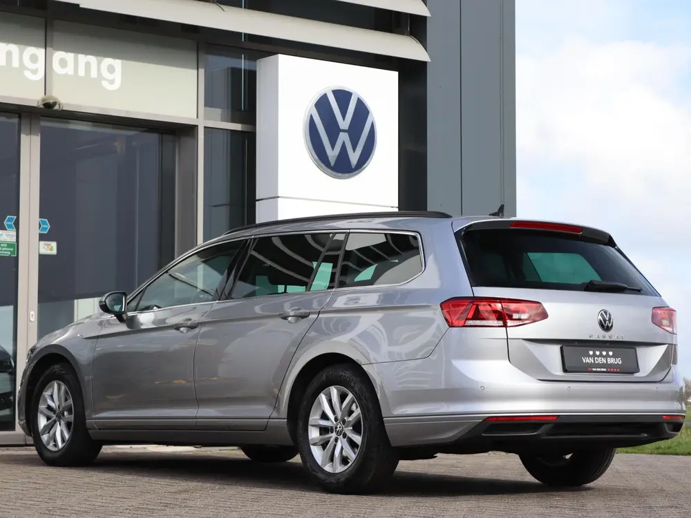 Volkswagen Passat Variant 2.0 TDI 150 pk DSG Business | Navi uit 2023, foto 12