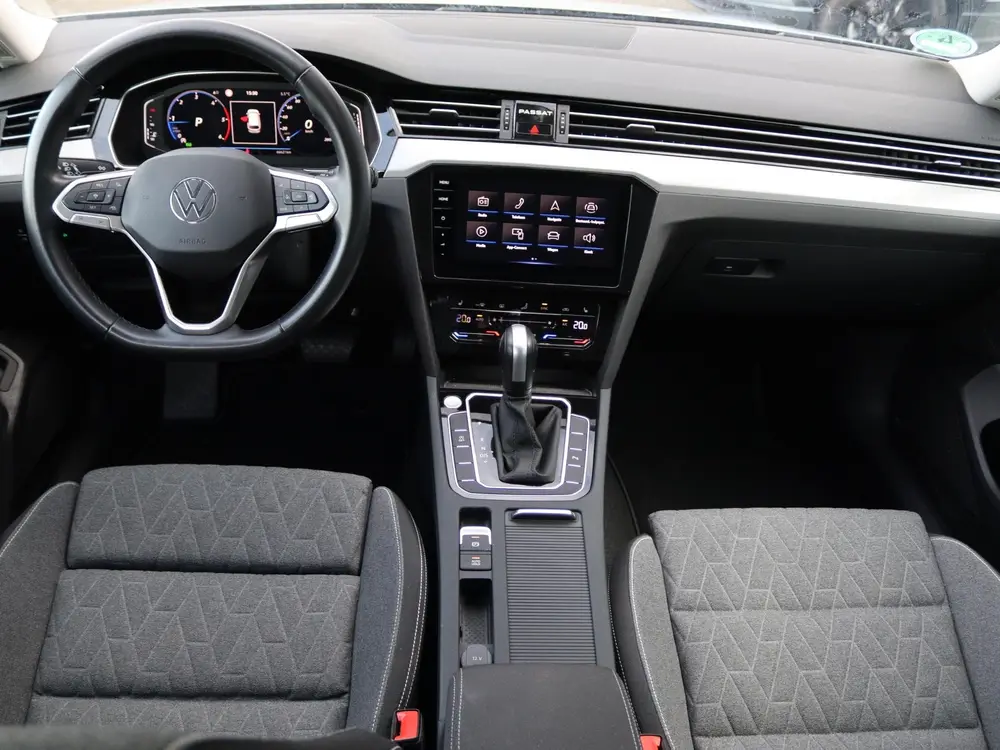 Volkswagen Passat Variant 2.0 TDI 150 pk DSG Business | Navi uit 2023, foto 14