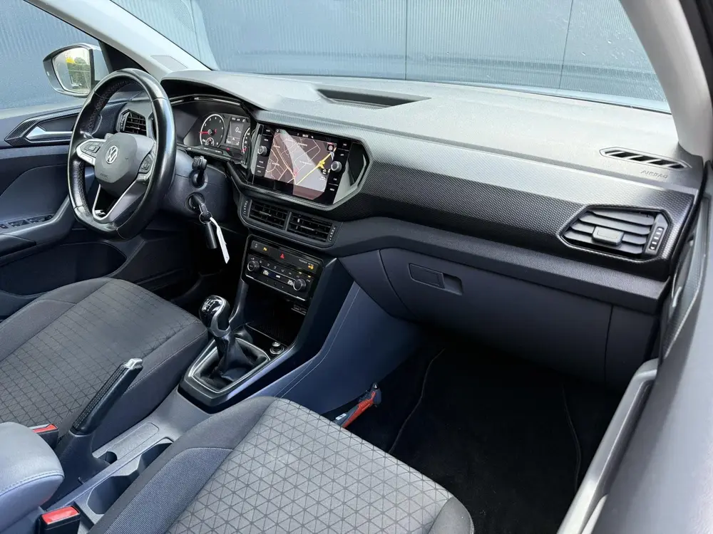 Volkswagen T-Cross 1.0 TSI 116 PK Life + NAVI + CLIMA + CRUI uit 2020, foto 3