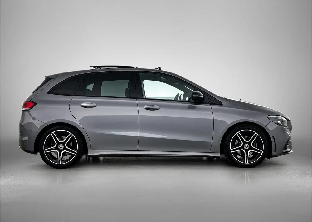 Mercedes-Benz B-Klasse 200 Business Solution AMG uit 2021, foto 14