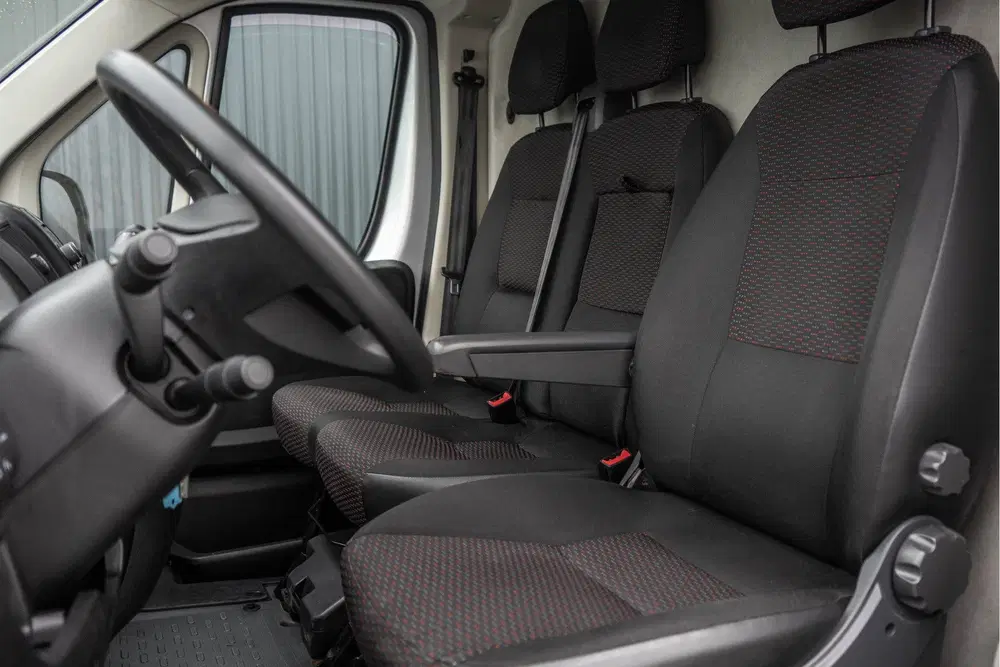 Peugeot Boxer 330 2.2 BlueHDi 120 L2H2 Premium uit 2021, foto 12