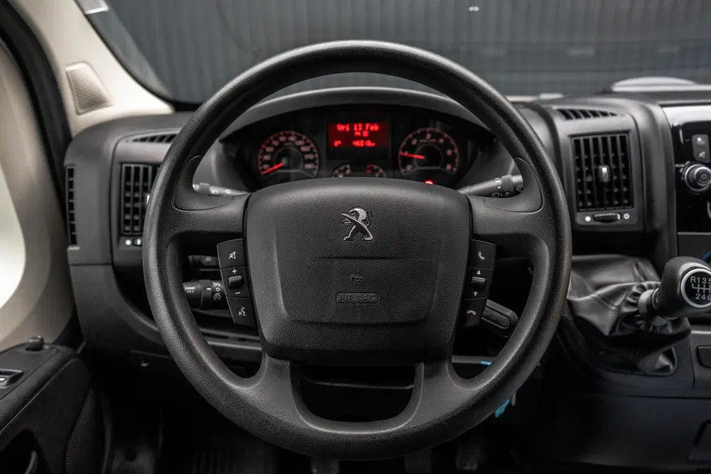 Peugeot Boxer 330 2.2 BlueHDi 120 L2H2 Premium uit 2021, foto 14
