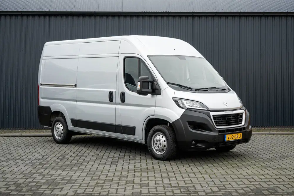 Peugeot Boxer 330 2.2 BlueHDi 120 L2H2 Premium uit 2021, foto 4