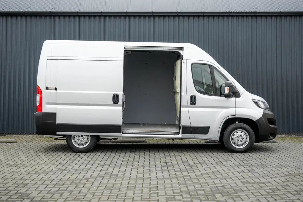 Peugeot Boxer 330 2.2 BlueHDi 120 L2H2 Premium uit 2021, foto 7