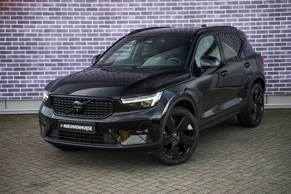 Volvo XC40 2.0 B3 Plus Dark Black Edition uit 2025, foto 15