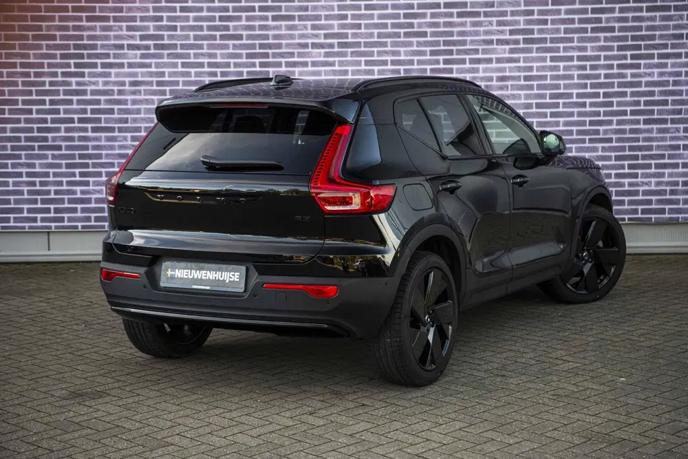 Volvo XC40 2.0 B3 Plus Dark Black Edition uit 2025, foto 16