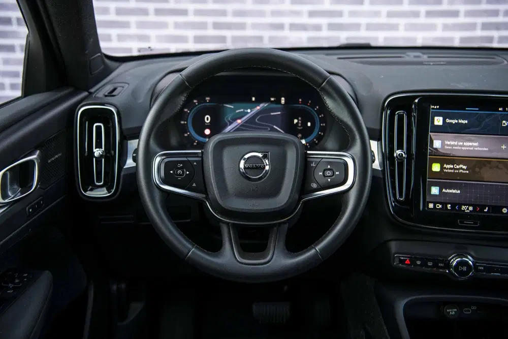 Volvo XC40 2.0 B3 Plus Dark Black Edition uit 2025, foto 3