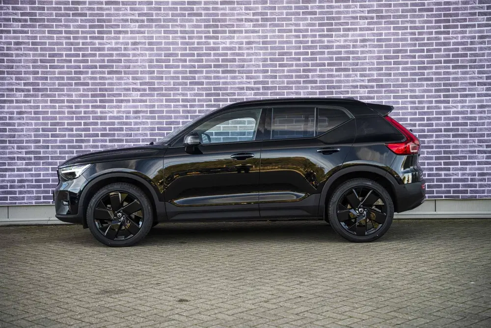 Volvo XC40 2.0 B3 Plus Dark Black Edition uit 2025, foto 4