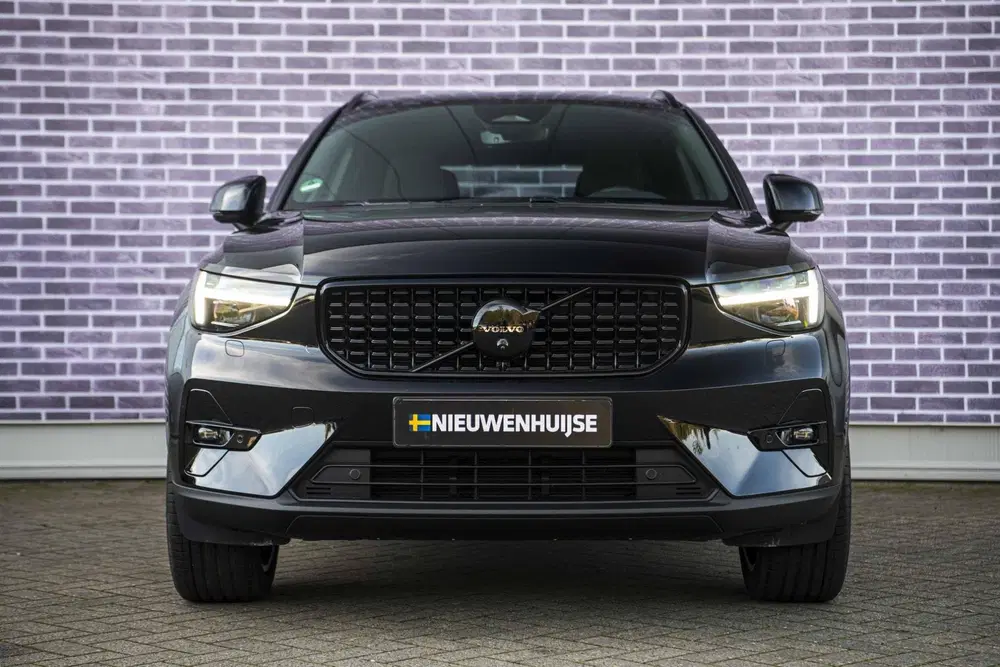 Volvo XC40 2.0 B3 Plus Dark Black Edition uit 2025, foto 9