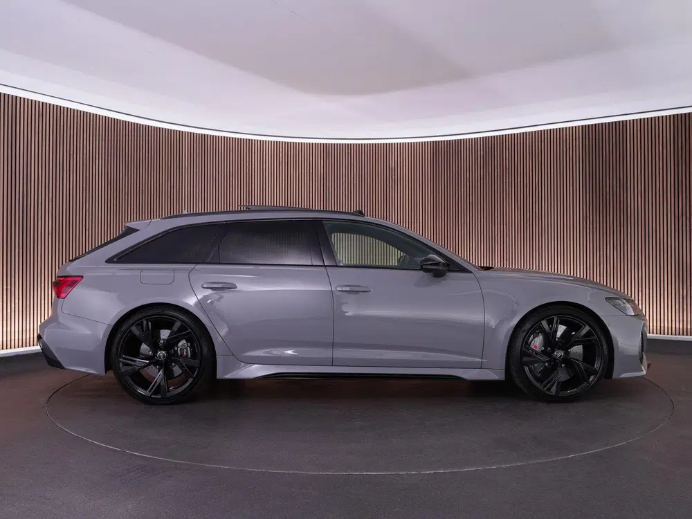 Audi RS6 600pk TFSI quattro uit 2020, foto 13