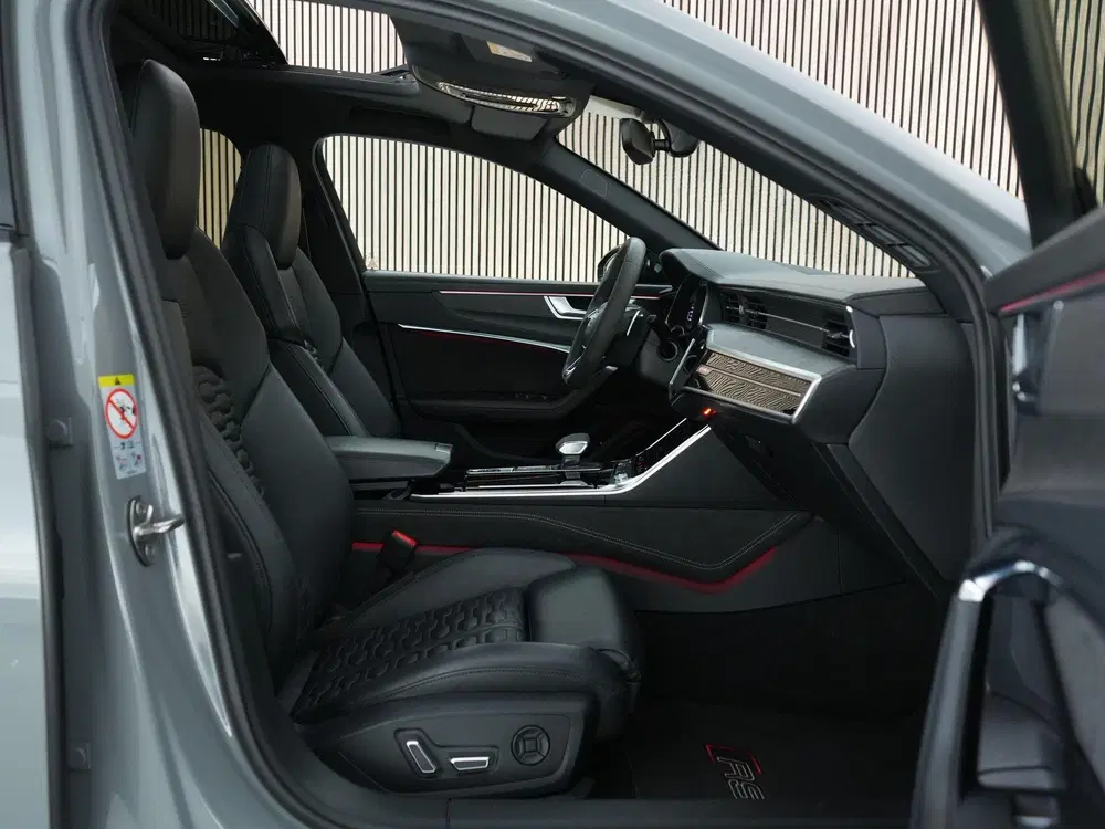 Audi RS6 600pk TFSI quattro uit 2020, foto 4