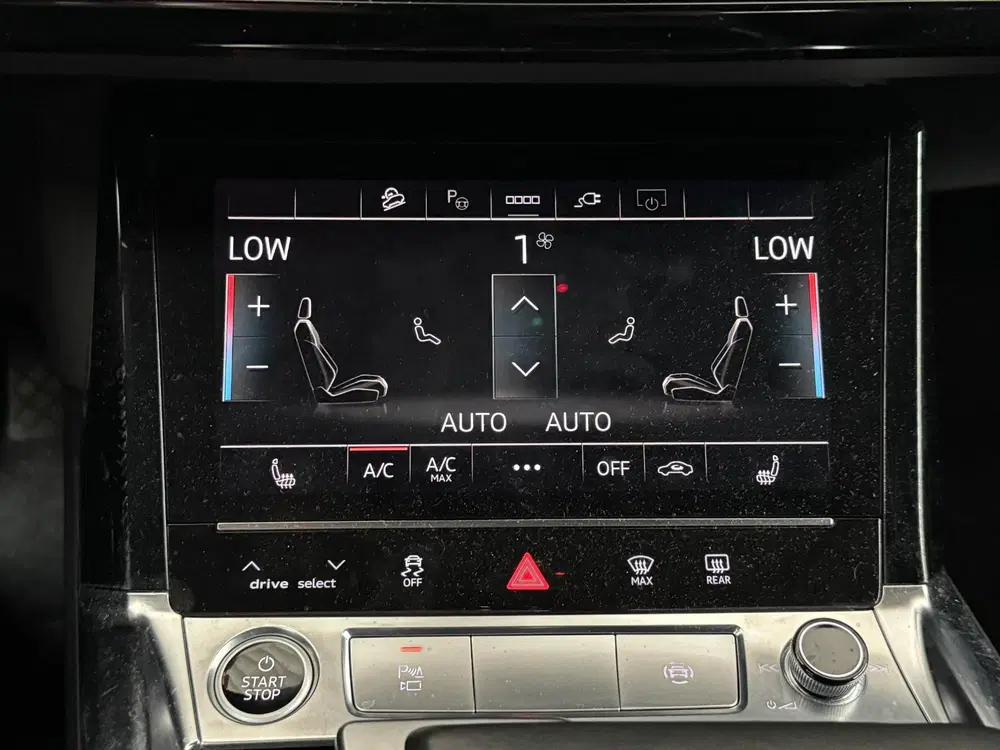 Audi e-tron 55 Quattro S Edition 95 kWh uit 2022, foto 15