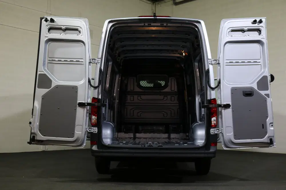 Volkswagen Crafter 2.0 TDI 140pk L3 H3 Automaat Airco Naviga uit 2024, foto 3