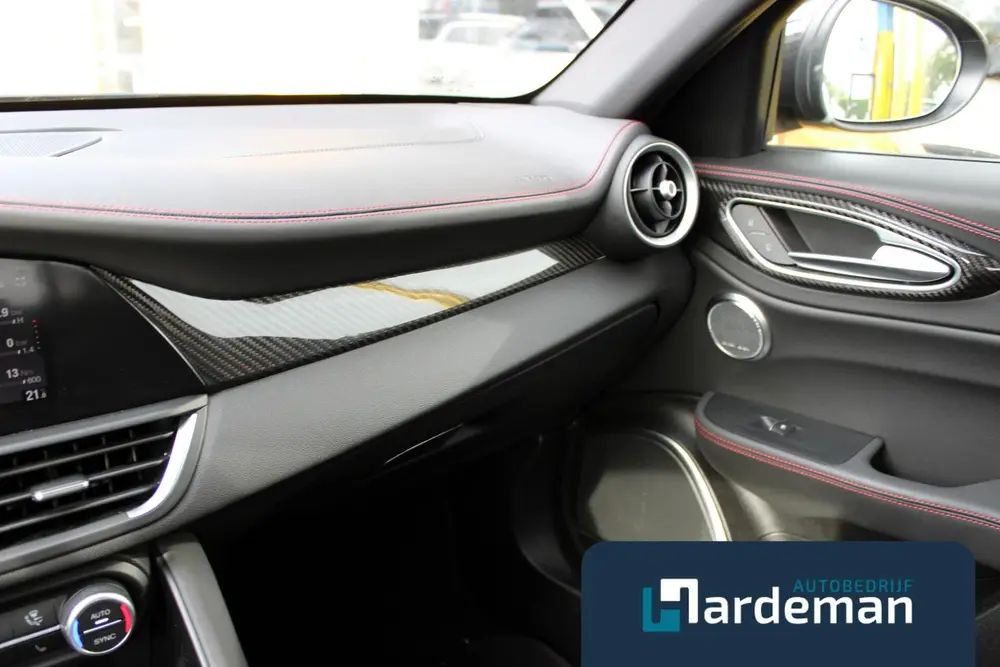 Alfa Romeo Giulia 2.9 V6 Quadrifoglio H/K Driver assist. uit 2021, foto 11