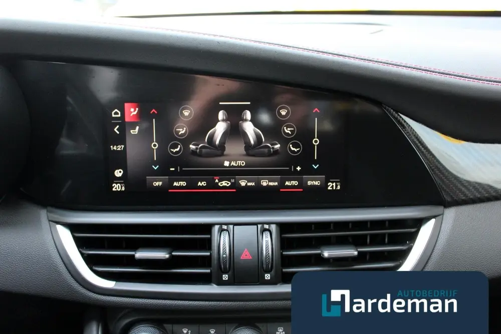 Alfa Romeo Giulia 2.9 V6 Quadrifoglio H/K Driver assist. uit 2021, foto 20