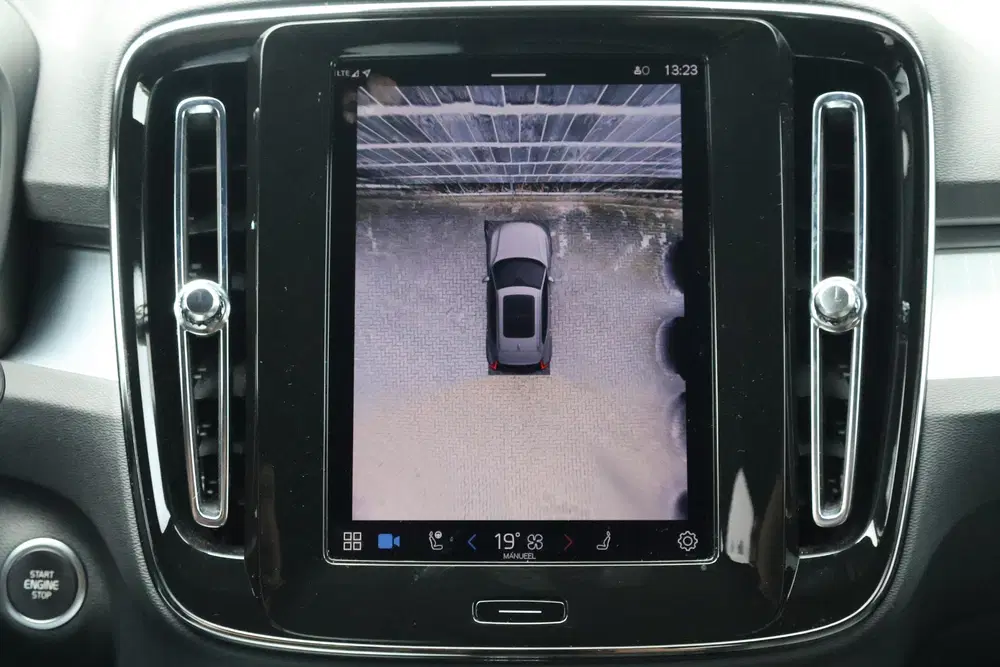Volvo XC40 2.0 B3 Plus Dark Black Edition uit 2025, foto 11