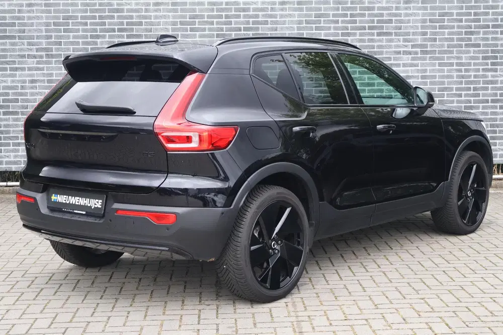 Volvo XC40 2.0 B3 Plus Dark Black Edition uit 2025, foto 3