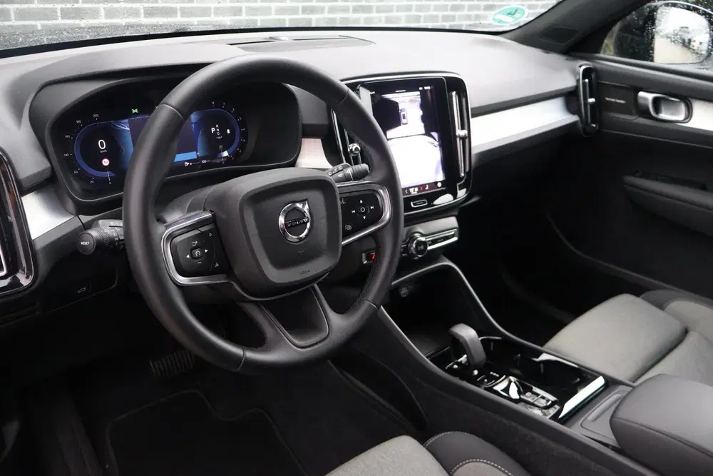 Volvo XC40 2.0 B3 Plus Dark Black Edition uit 2025, foto 6