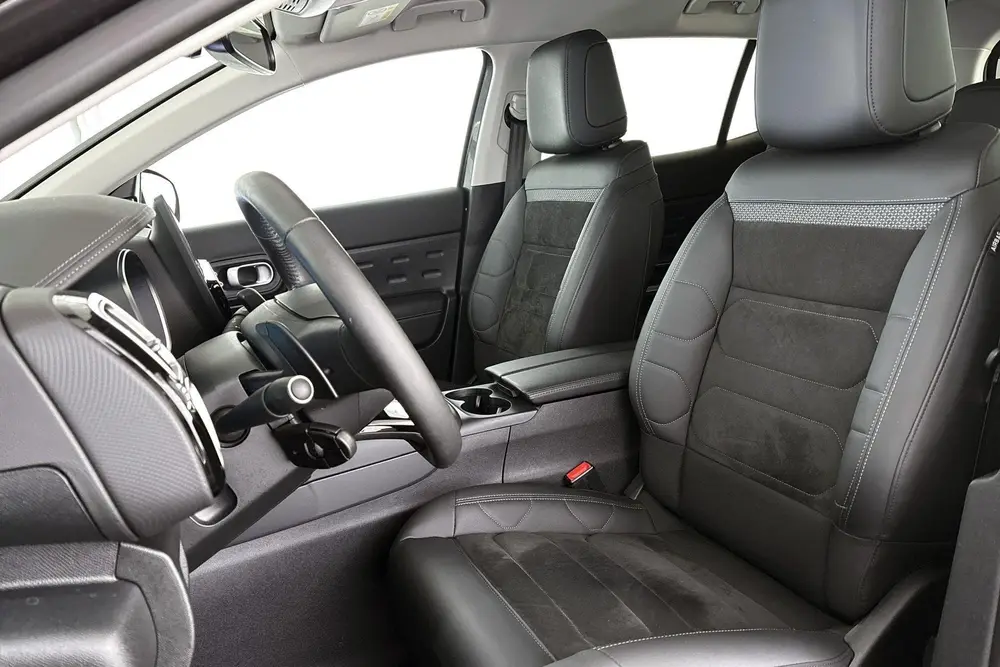 Citroën C5 Aircross Citroen C5 Aircross 1.6 Plug-in Hybrid 225 uit 2024, foto 6