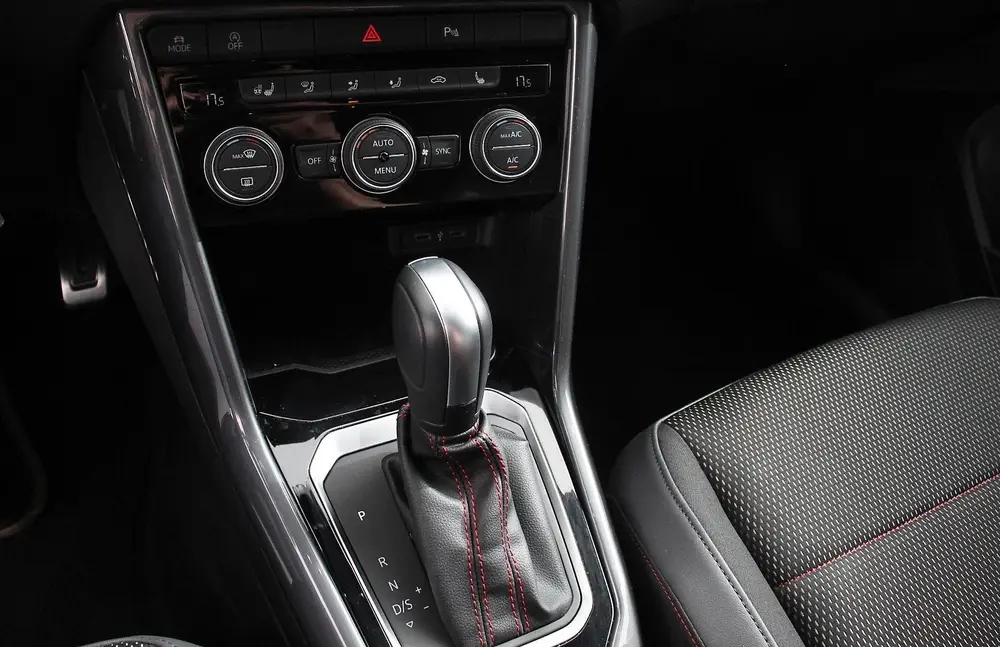 Volkswagen T-Roc 1.5 TSI Sport DSG Navigatie Adaptieve Cruis uit 2022, foto 12