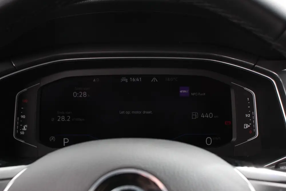 Volkswagen T-Roc 1.5 TSI Sport DSG Navigatie Adaptieve Cruis uit 2022, foto 15