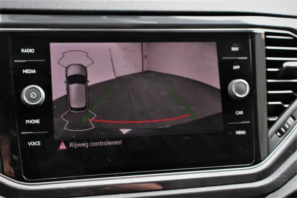 Volkswagen T-Roc 1.5 TSI Sport DSG Navigatie Adaptieve Cruis uit 2022, foto 2