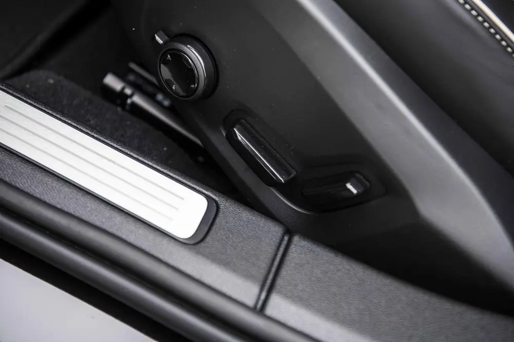 Volvo V60 2.0 T6 Plug-in hybrid AWD Ultra Dark uit 2026, foto 6