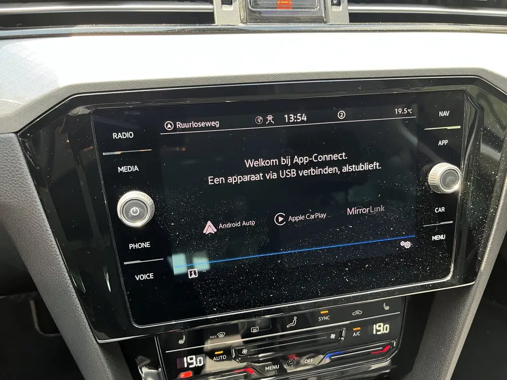 Volkswagen Passat Variant 1.5 TSI R-Line Business | ACC | CA uit 2023, foto 10