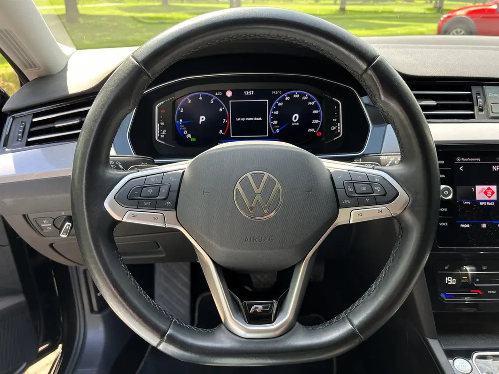 Volkswagen Passat Variant 1.5 TSI R-Line Business | ACC | CA uit 2023, foto 17