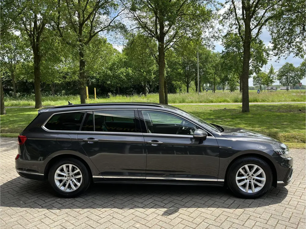 Volkswagen Passat Variant 1.5 TSI R-Line Business | ACC | CA uit 2023, foto 2