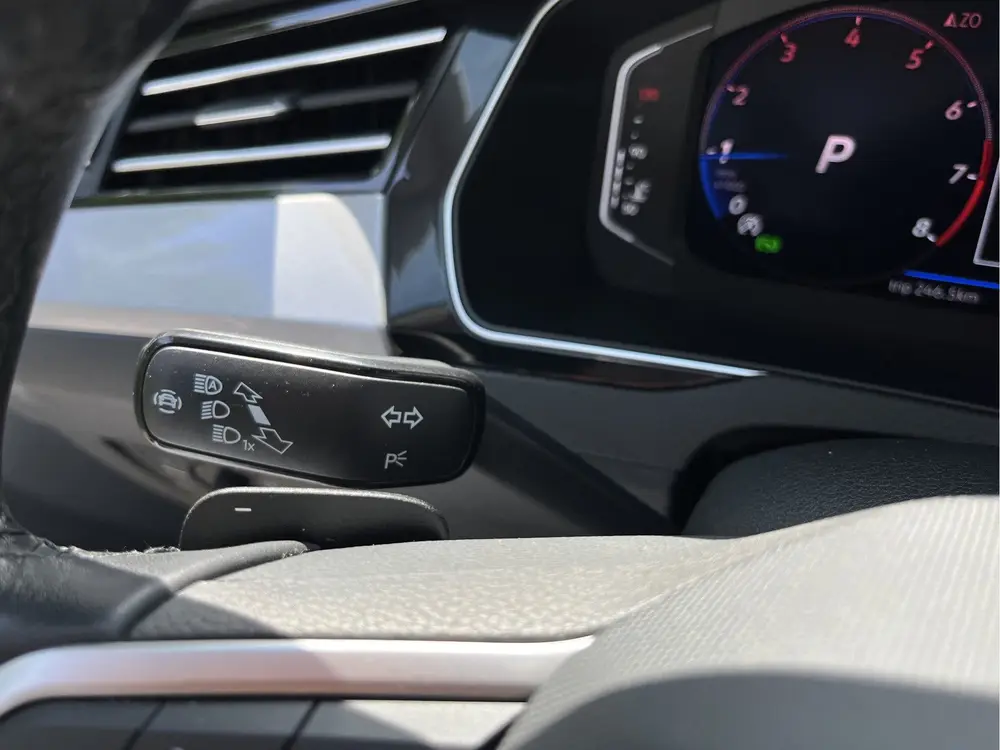 Volkswagen Passat Variant 1.5 TSI R-Line Business | ACC | CA uit 2023, foto 20
