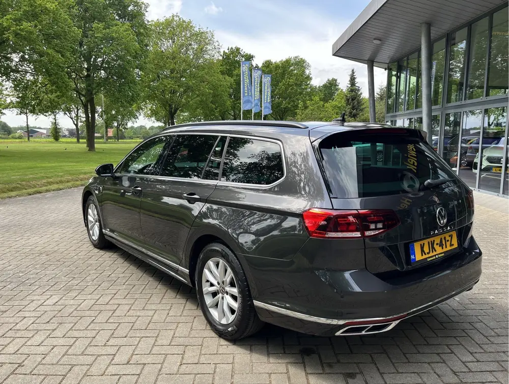 Volkswagen Passat Variant 1.5 TSI R-Line Business | ACC | CA uit 2023, foto 3