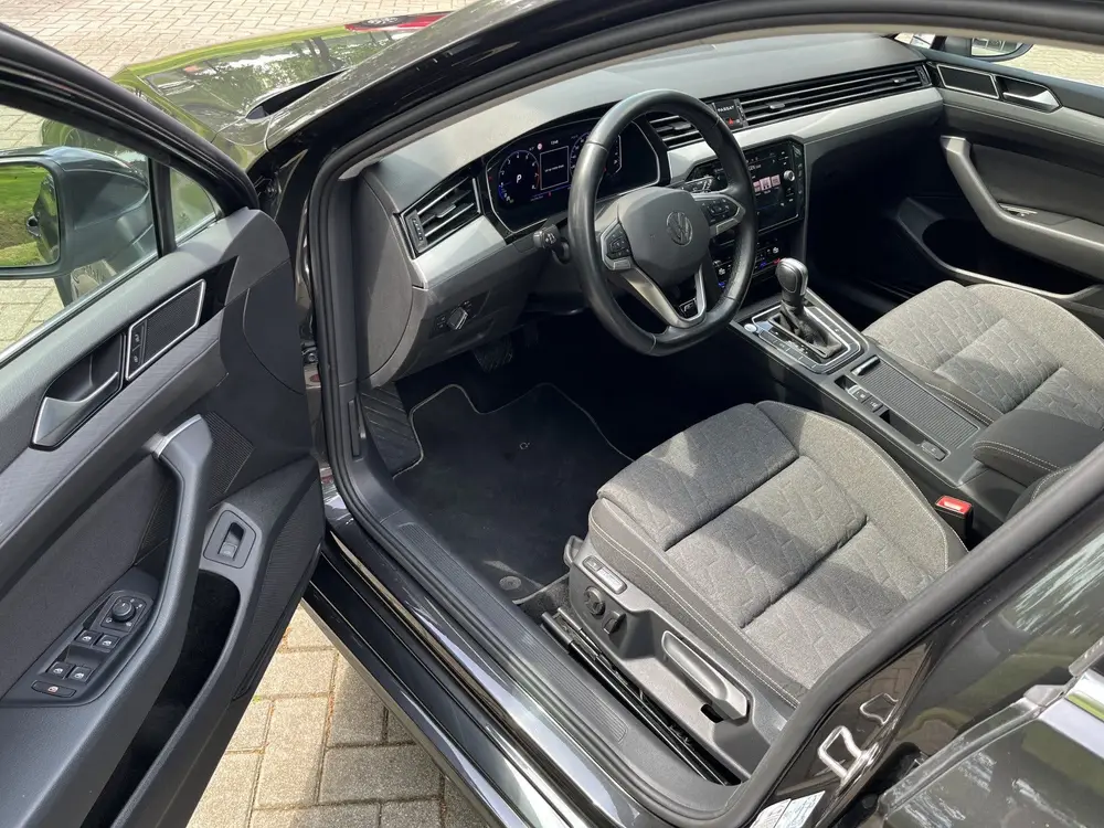 Volkswagen Passat Variant 1.5 TSI R-Line Business | ACC | CA uit 2023, foto 4