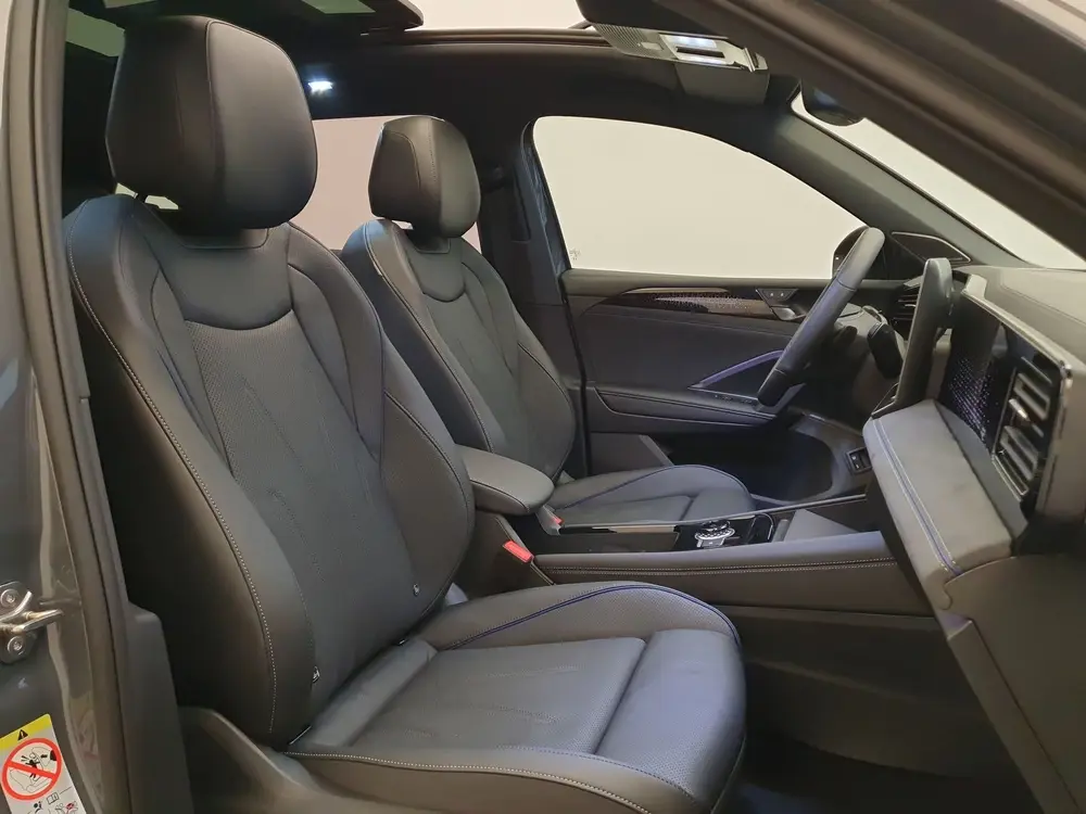 Volkswagen Tiguan 1.5 eHybrid 272pk DSG/AUT R-Line Wegklapba uit 2026, foto 3