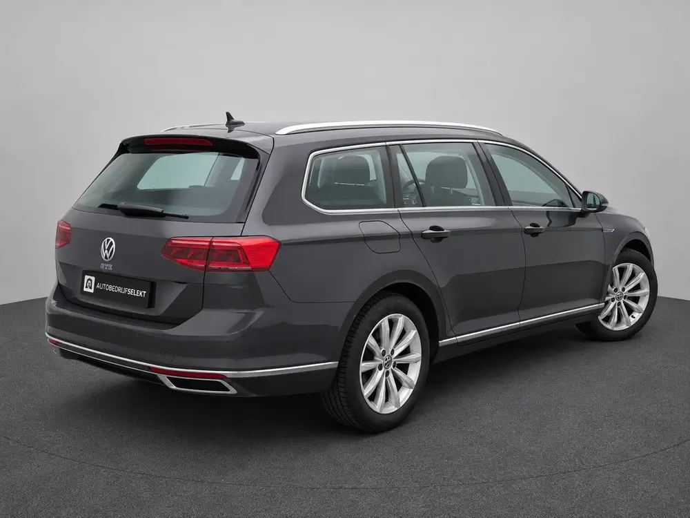 Volkswagen Passat Variant 1.4 TSI PHEV GTE | Matrix | Leer | uit 2022, foto 2