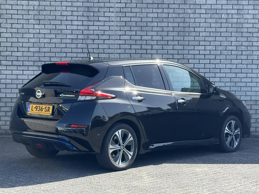 Nissan Leaf N-Connecta 40 kWh uit 2021, foto 2
