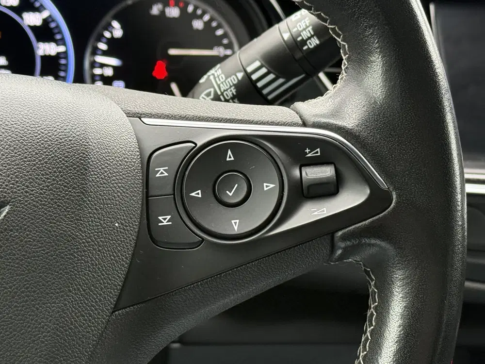 Opel Insignia BWJ 2021 uit 2021, foto 10