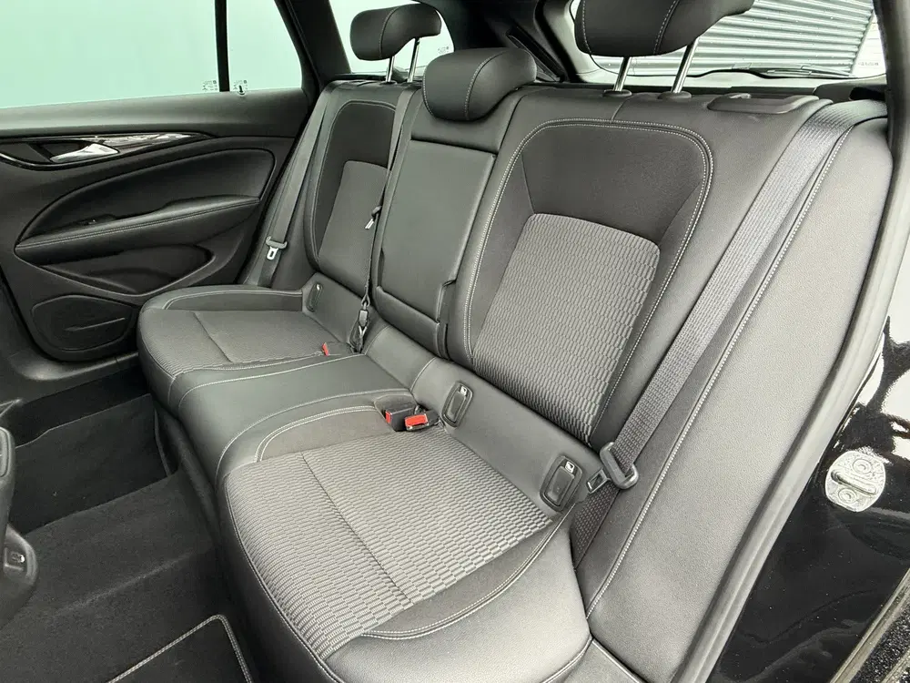 Opel Insignia BWJ 2021 uit 2021, foto 6