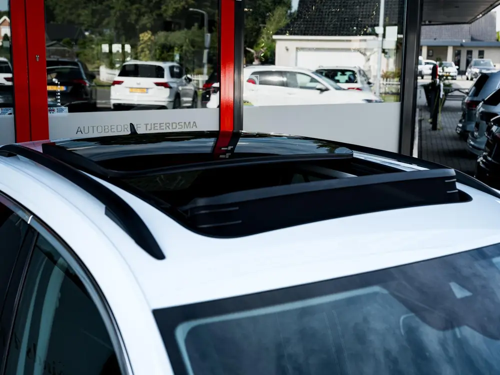 Volkswagen T-Roc 1.5 TSI Style | Trekhaak | Panoramadak | Ad uit 2019, foto 16