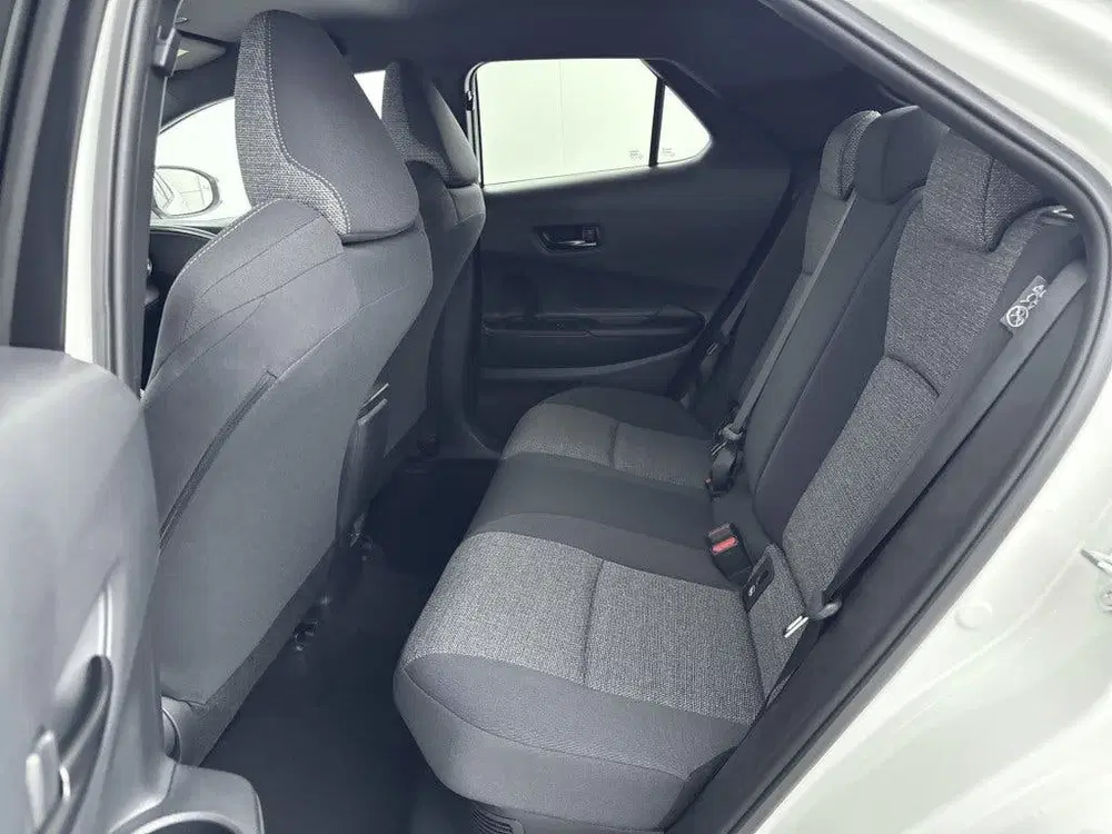 Toyota C-Hr 1.8 Hybrid 140 Dynamic *DEMO* (bj 2025) uit 2025, foto 12