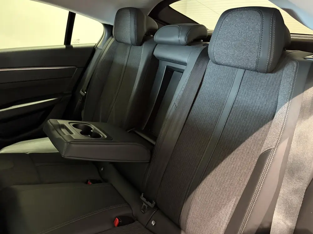 Peugeot 508 1.6 HYbrid Allure uit 2022, foto 9