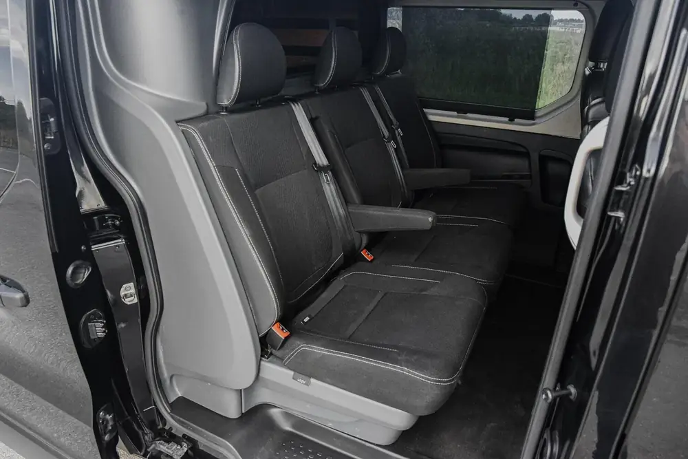 Trafic 2.0 DCi 145 DC Luxe | Automaat | 6-Pers uit 2021, foto 16