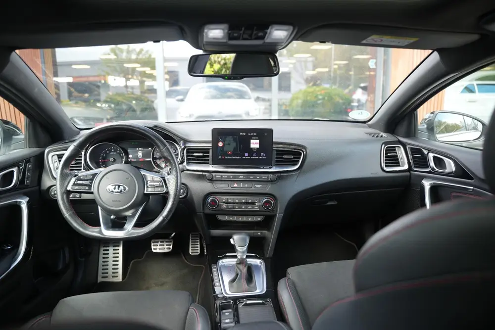 Kia ProCeed 1.6 T-GDI GT Panoramadak JBL Sportstoelen Camera uit 2019, foto 11