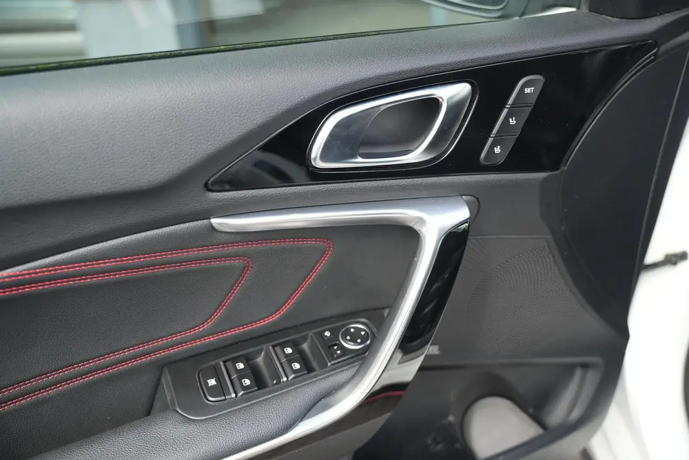 Kia ProCeed 1.6 T-GDI GT Panoramadak JBL Sportstoelen Camera uit 2019, foto 18