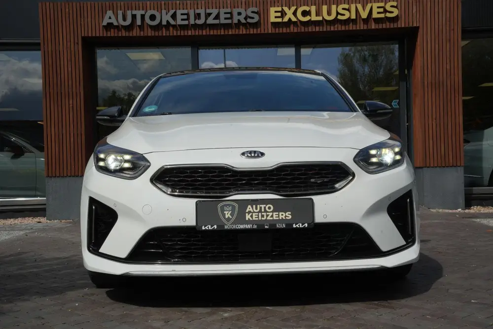 Kia ProCeed 1.6 T-GDI GT Panoramadak JBL Sportstoelen Camera uit 2019, foto 3